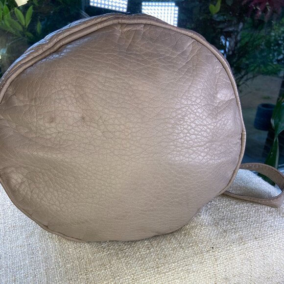 O'Neill grey vegan buttery soft leather bucket draw-string studded crossbody bag - Picture 4 of 6